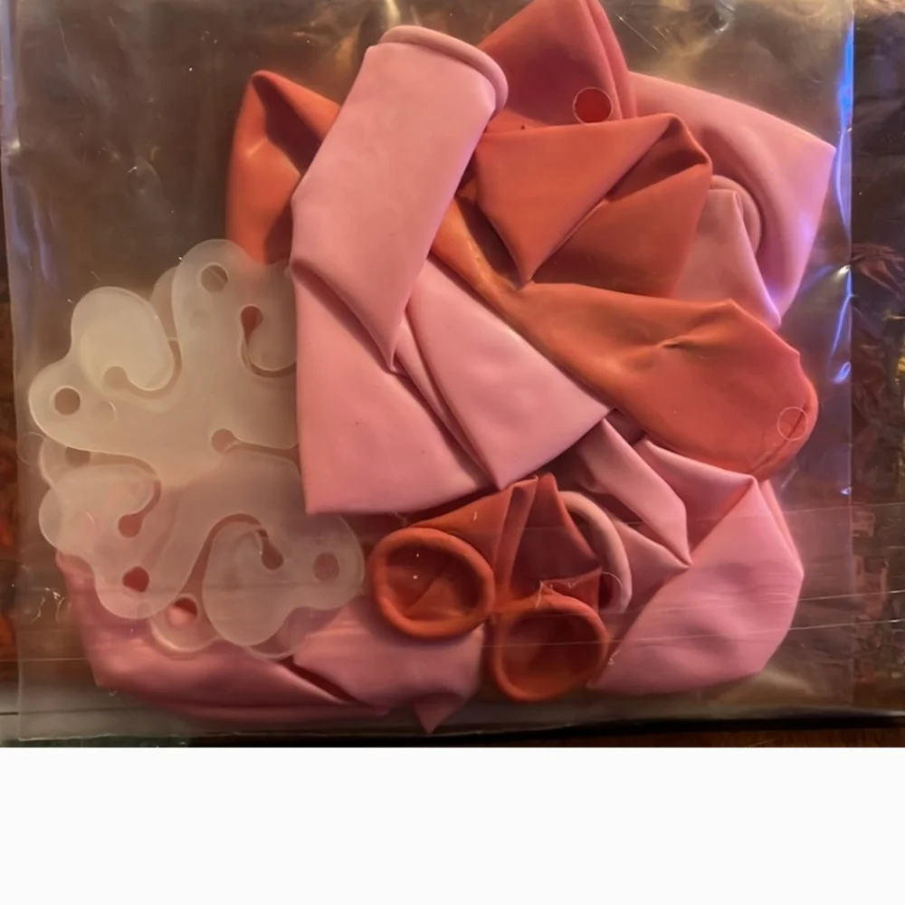 Bundle of 2 packs SPRITZ “LOVE” BALLOON KIT